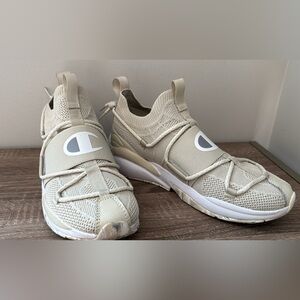 Champion XG Women’s 8.5 Shoes